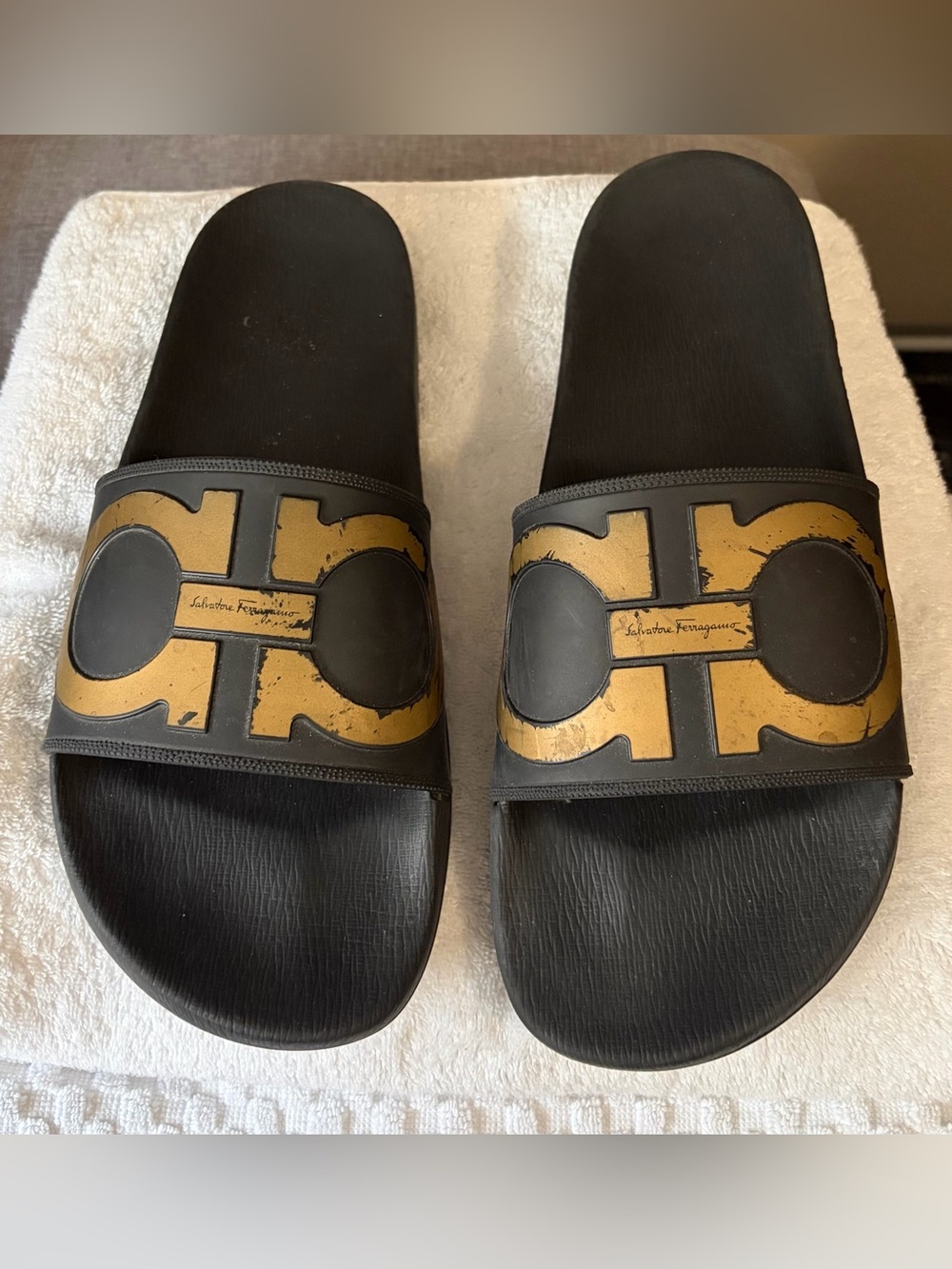 Salvatore Ferragamo Gancini Slides Black And Gold